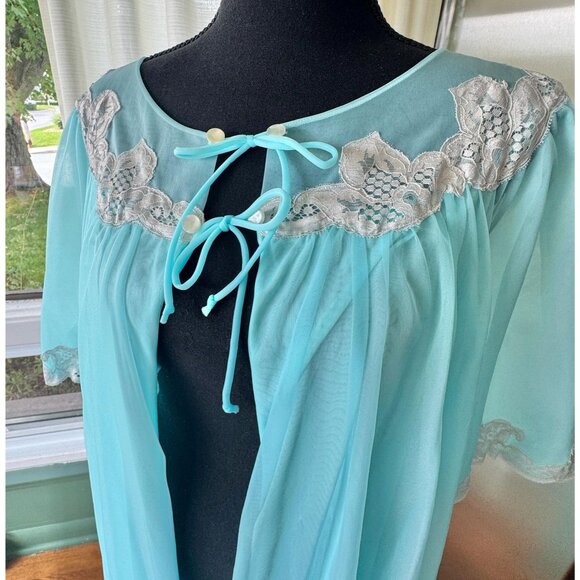 Vintage 1960s peignoir, Robin Egg blue robe, wide lace details, 3/4 sleeves - Picture 2 of 10